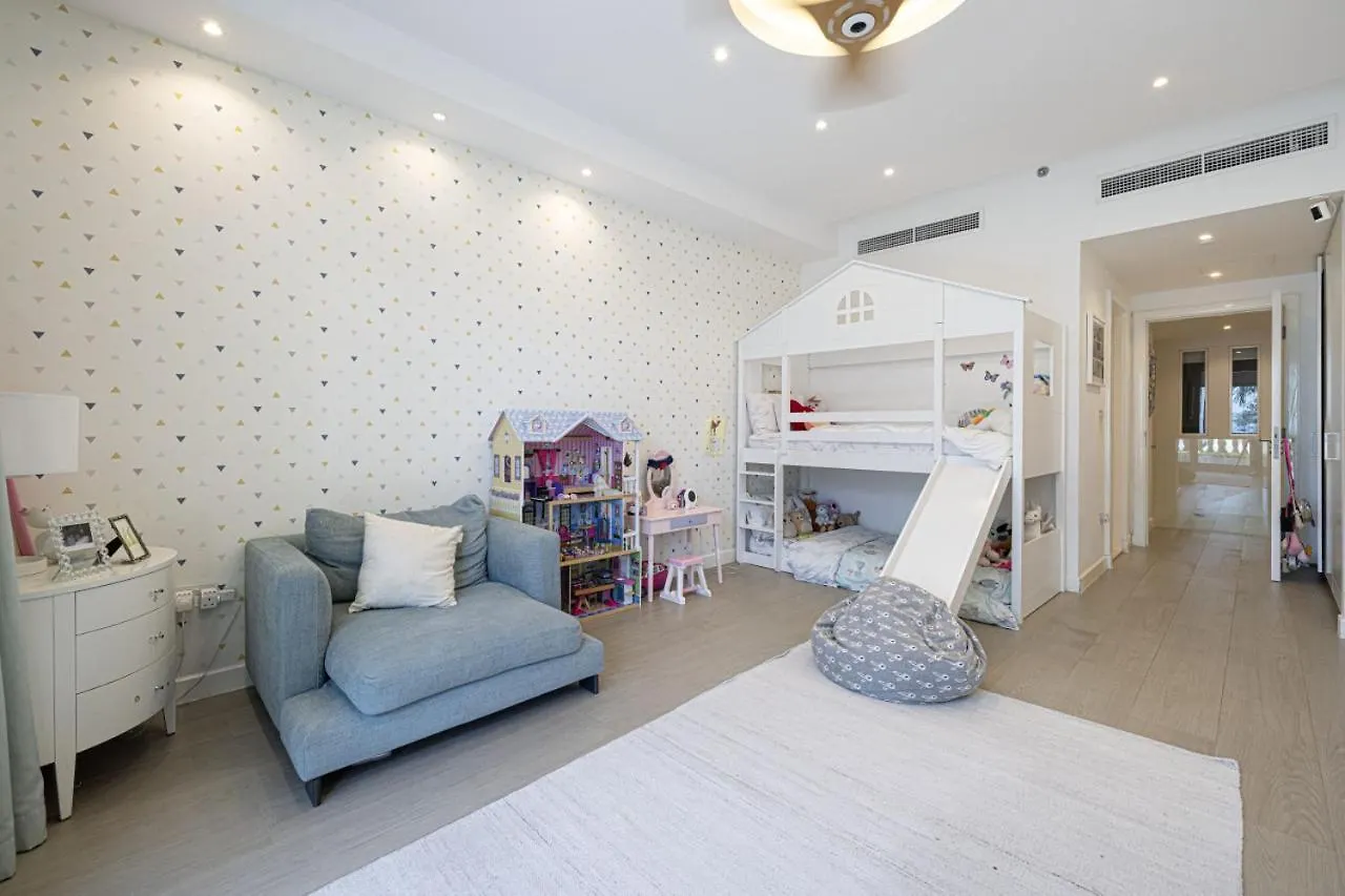 Palm Townhouse With Atlantis Views, Palm Jumeirah Dubai Holiday home